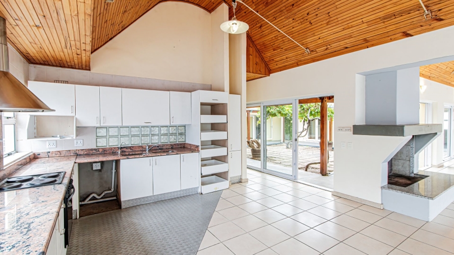 5 Bedroom Property for Sale in Myburgh Park Western Cape